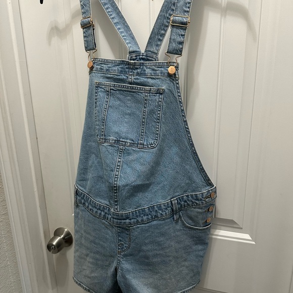 Isabel by Ingrid and Isabel Mini MaternityWomen's Light wash Denim Overalls Sz 6 - Picture 3 of 8
